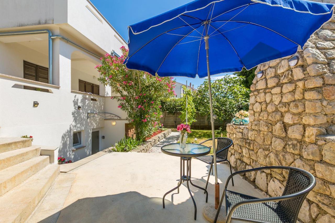 Apartman Hana Omišalj Exterior foto